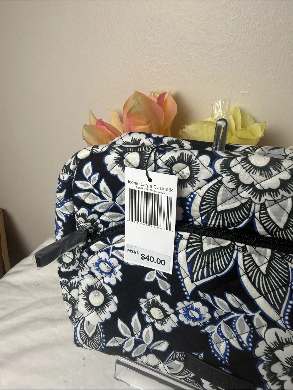 NWT Vera Bradley Snow Lotus Iconic Large Cosmetic Retired Pattern
